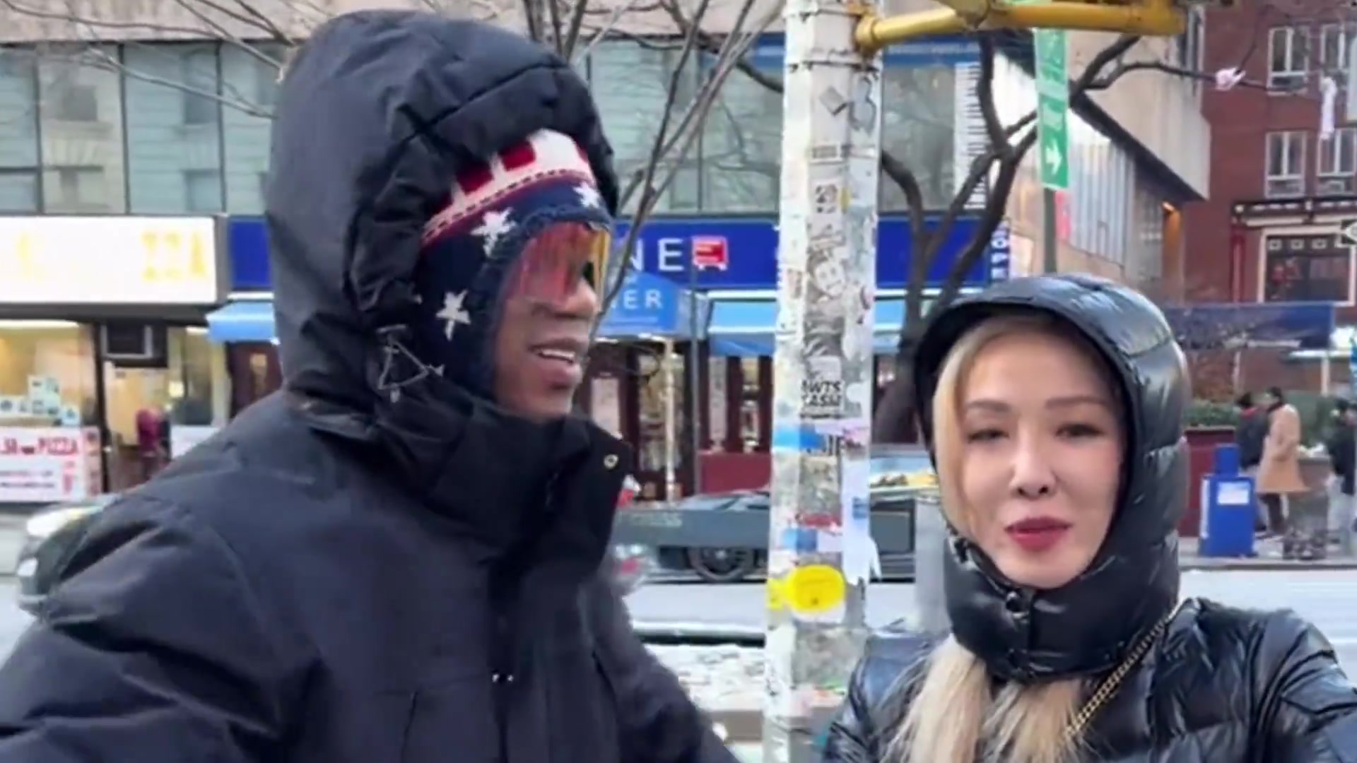 别独！沃克对菲利克斯说：把球传出去，我们不是梅西